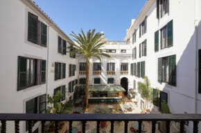 Hotel Born